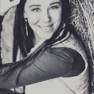 Meet your Posher, Carly